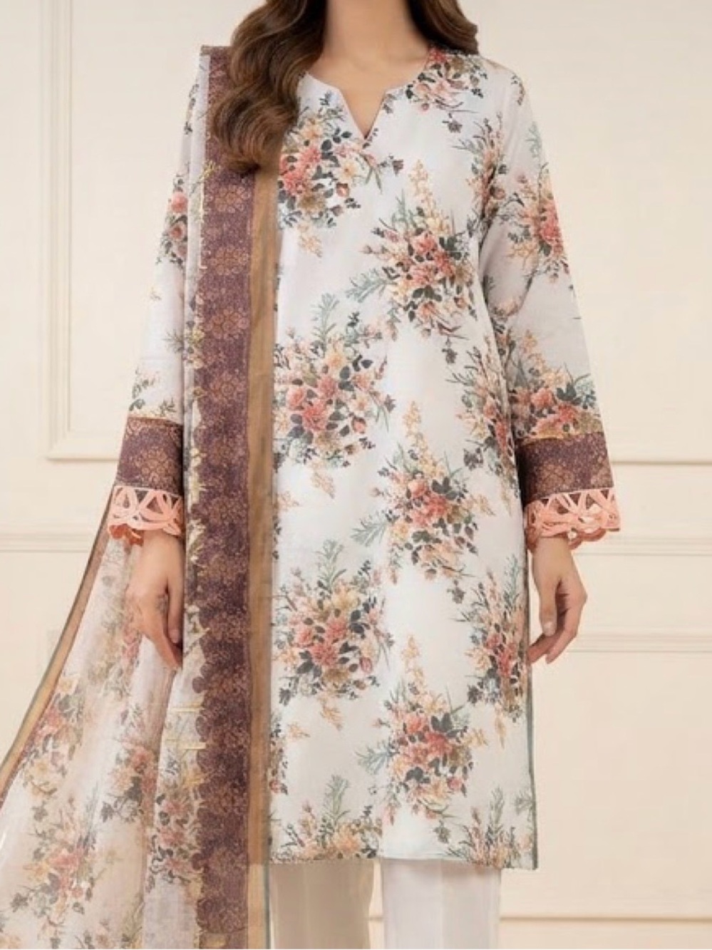 Shalwar kurta kameez  duppata cord set. Size M 
Floral print. NWOT